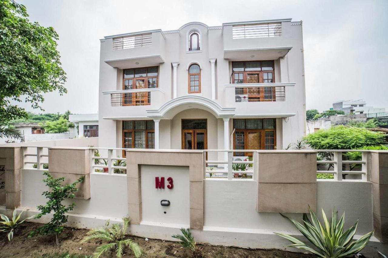 Hotel Treebo Trip The Nest Corporate Greater Noida Exterior foto