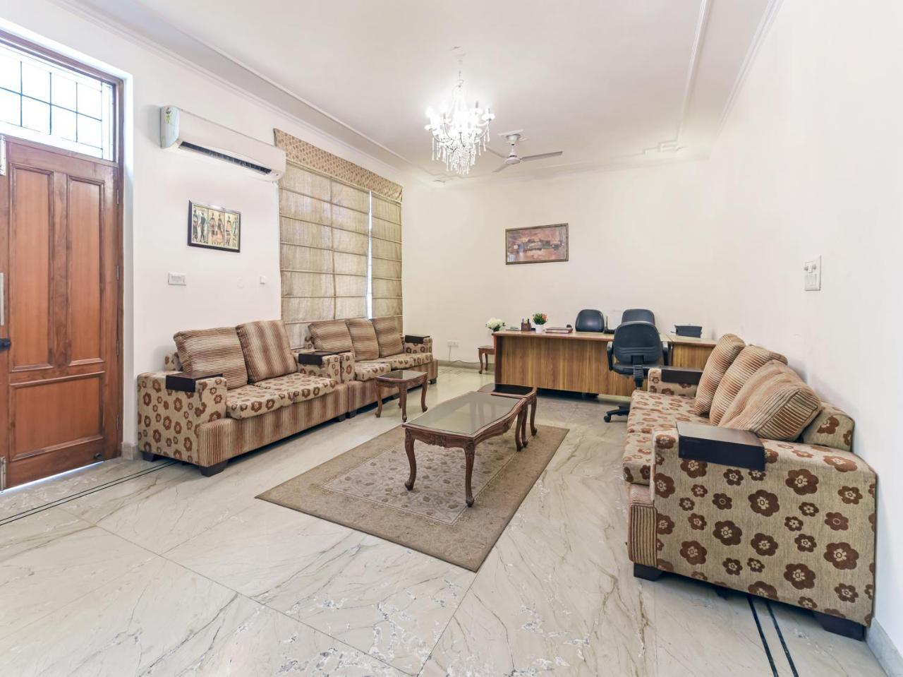 Hotel Treebo Trip The Nest Corporate Greater Noida Exterior foto