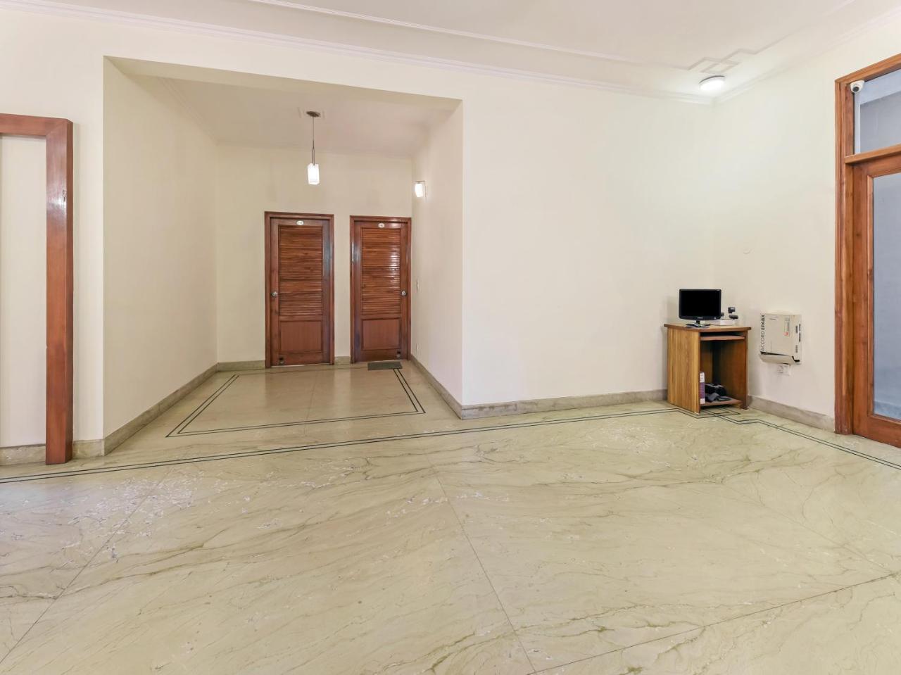 Hotel Treebo Trip The Nest Corporate Greater Noida Exterior foto